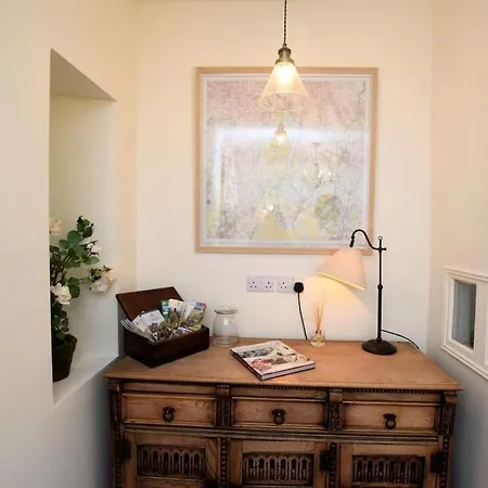 Poppy's Nook * Grange-over-Sands